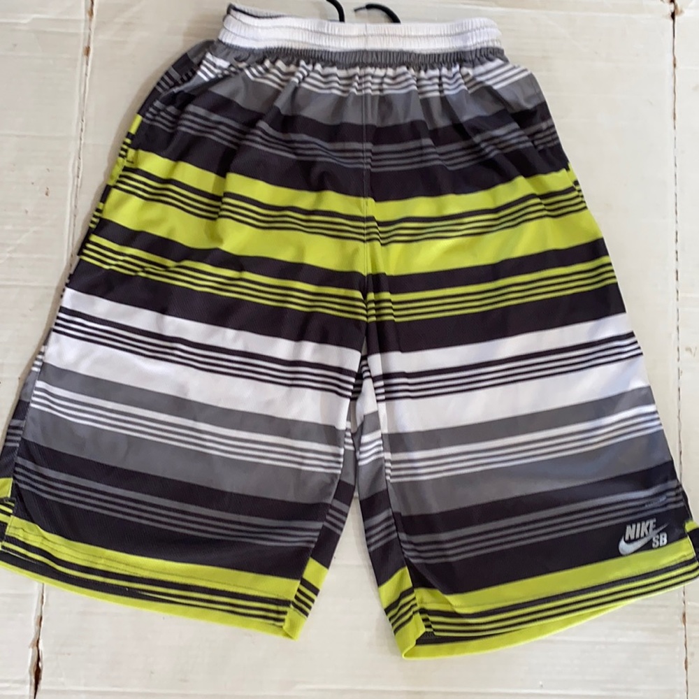 Nike SB Boys XL (13-15) Swim Trunks with Side Pockets/Elastic Drawstring Waist